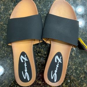 NWT Black and Tan Slide Sandals